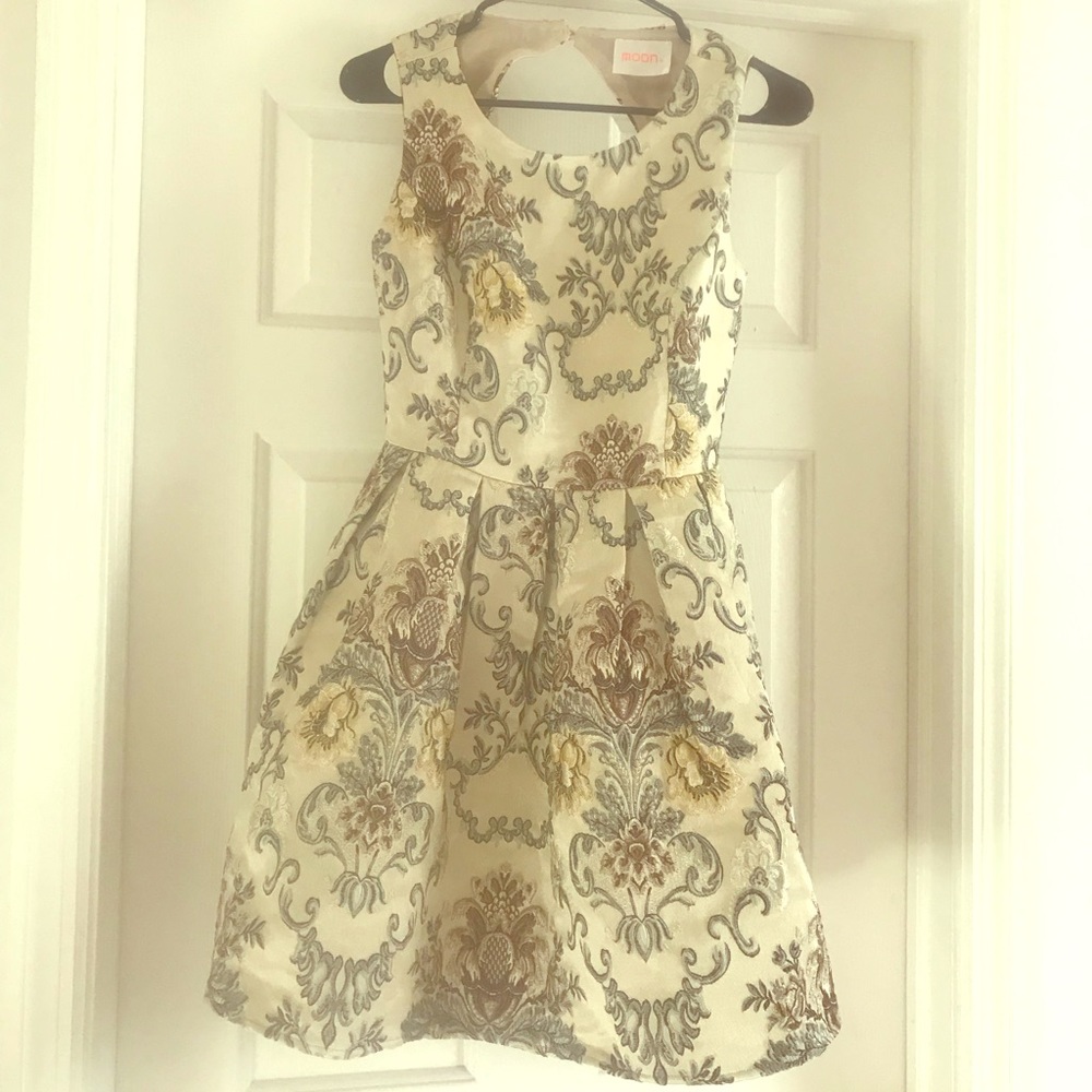Brocade/Filigree Print Dress NWOT